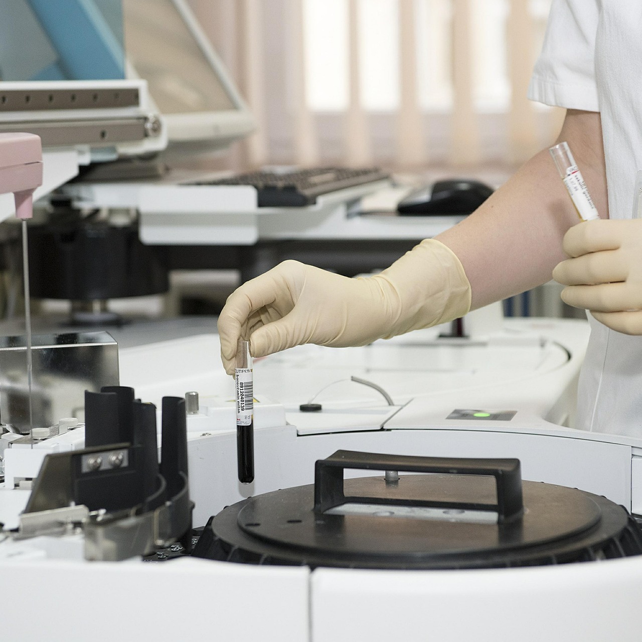Laboratorio científico donde se procesan los estudios genéticos